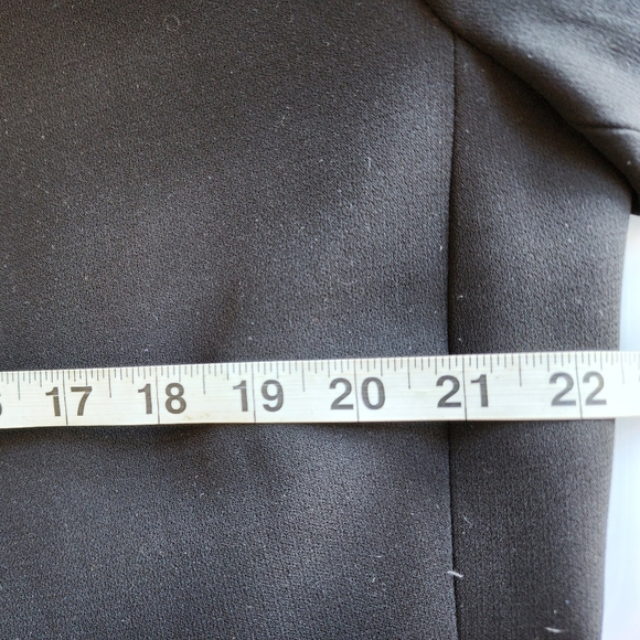 Tahari Arthur S. Levin women's dress coat. - Picture 4 of 8